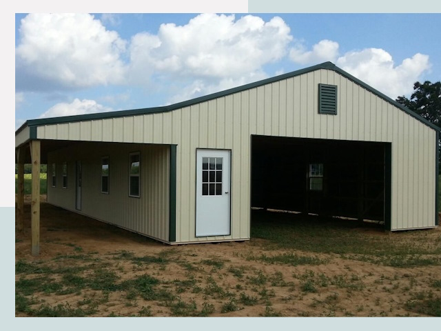 Строительство конюшен в Мариинске